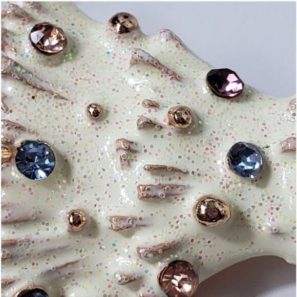 WINTER WHITE CHRISTMAS TREE BROOCH PIN - Picture 5 of 8